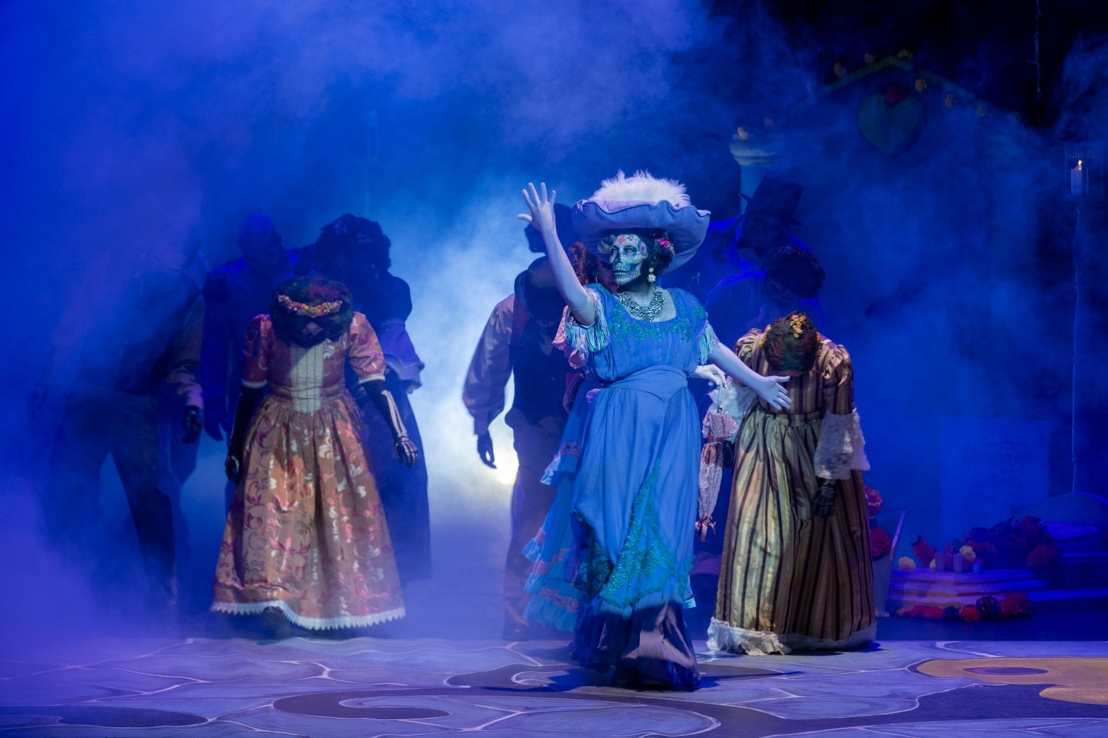 celebra-panteon-de-amores-50-presentaciones-con-develacion-de-placa-en-el-teatro-morelos