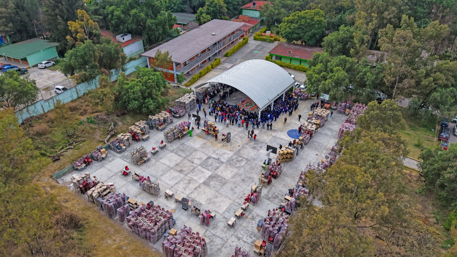 con-mejores-escuelas-y-nuevo-mobiliario-gobierno-de-delfina-gomez-respalda-a-mas-de-33-mil-estudiantes