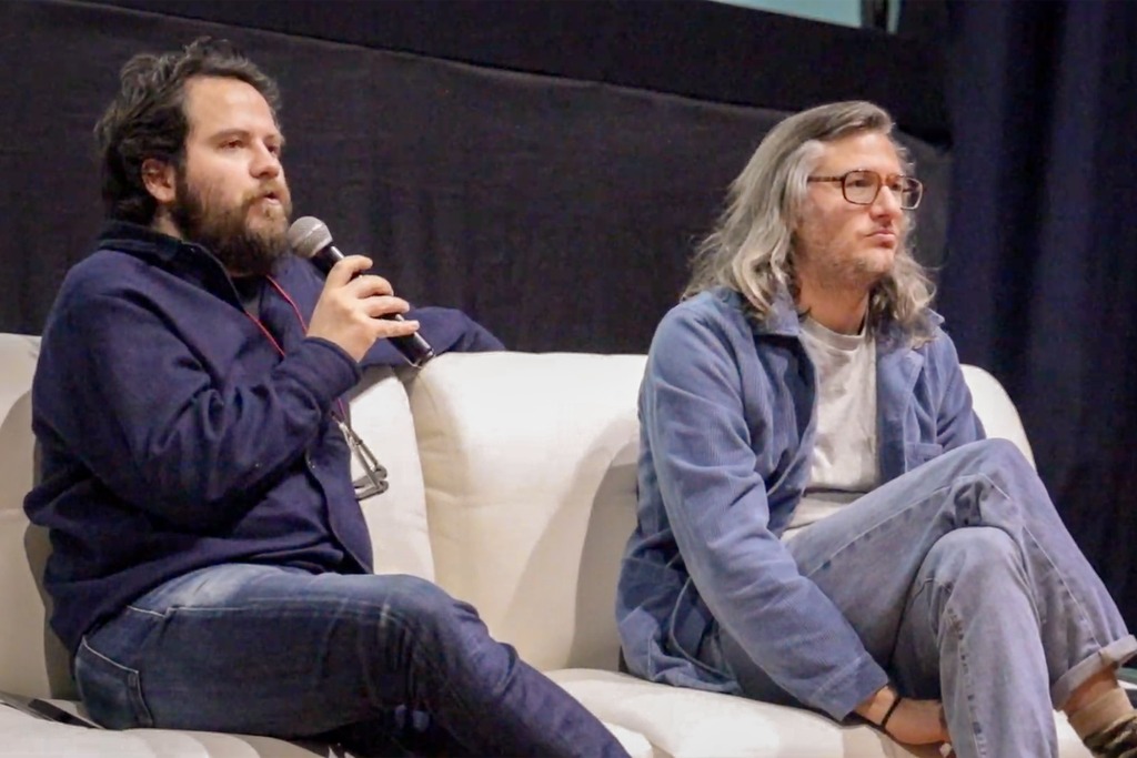 los-cineastas-mohar-volkow-y-juan-sarquis-reflexionan-sobre-recurso-de-la-parodia-en-el-arte-con-estudiantes-de-la-uaem