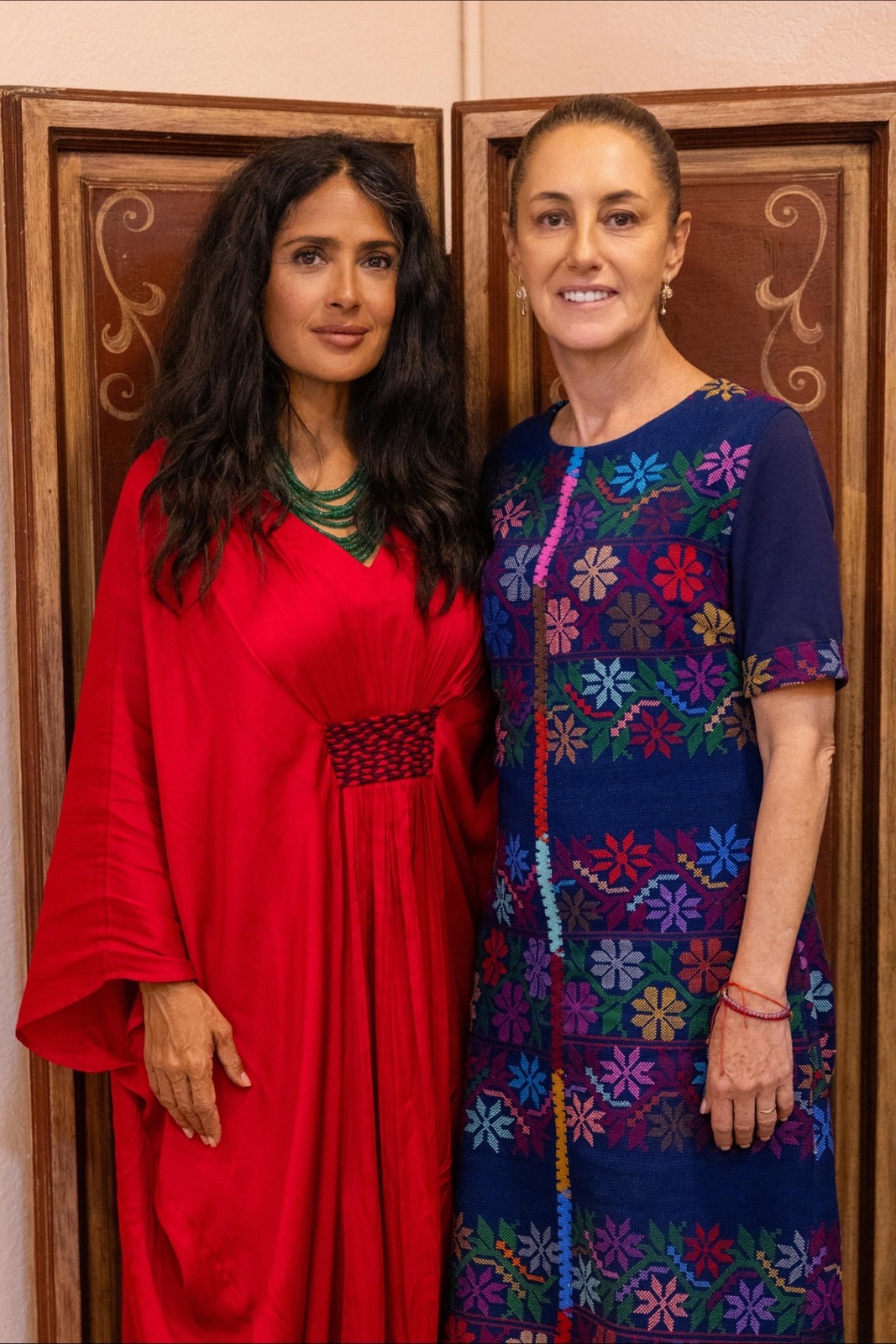 salma-hayek-y-sheinbaum-hablan-sobre-transformar-a-mexico-en-una-potencia-cinematografica