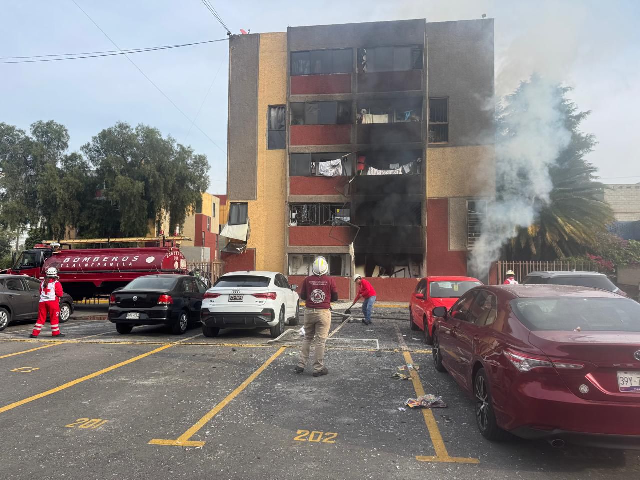 estalla-tanque-de-gas-en-un-departamento-registran-tres-lasionados-y-evacuan-escuela