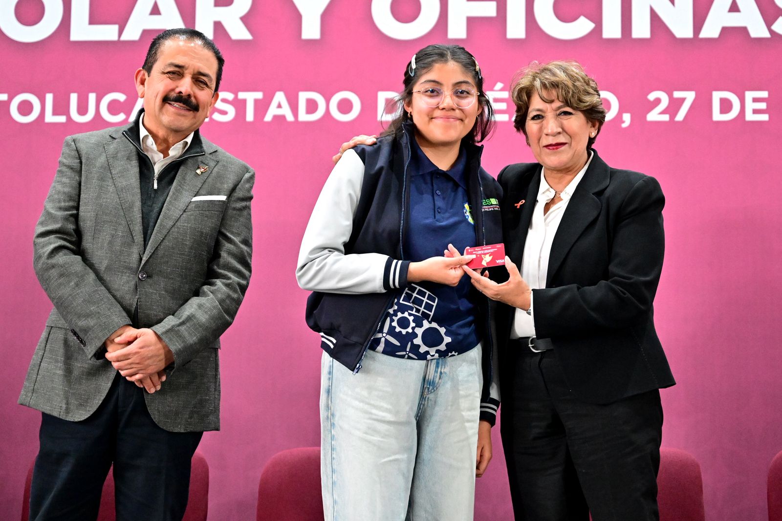 gobernadora-equipa-con-inversion-de-300-mdp-a-escuelas-de-los-3-niveles