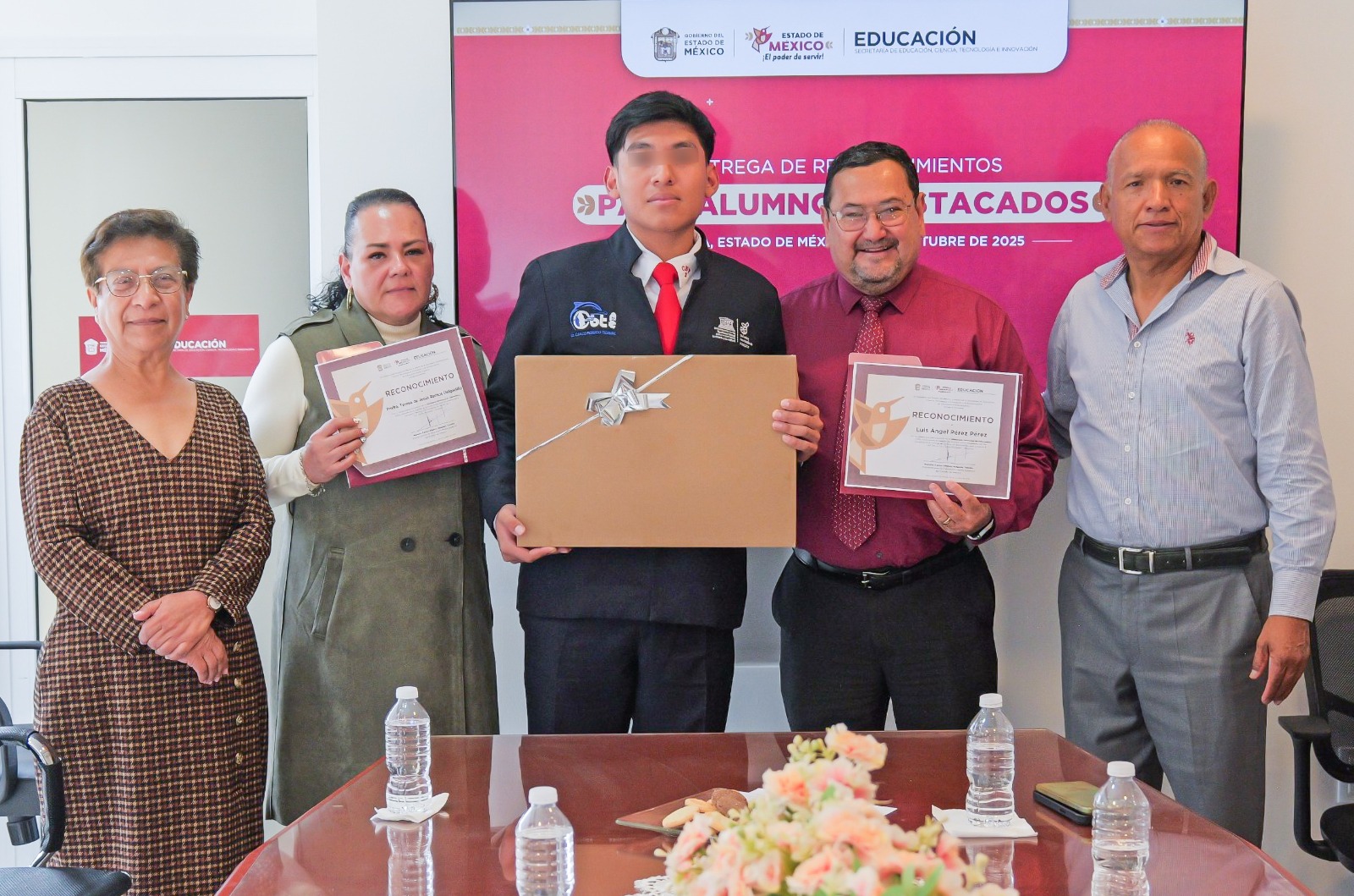 Enorgullecen  al Edomex  estudiantes  de bachillerato  en certámenes  nacionales e  internacionales