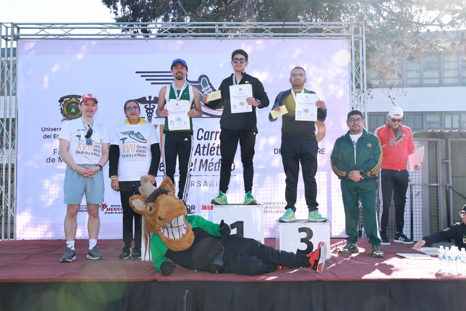 participaron-casi-mil-competidores-en-carrera-atletica-conmemorativa-al-dia-de-la-y-el-medico-2025-de-la-uaemex
