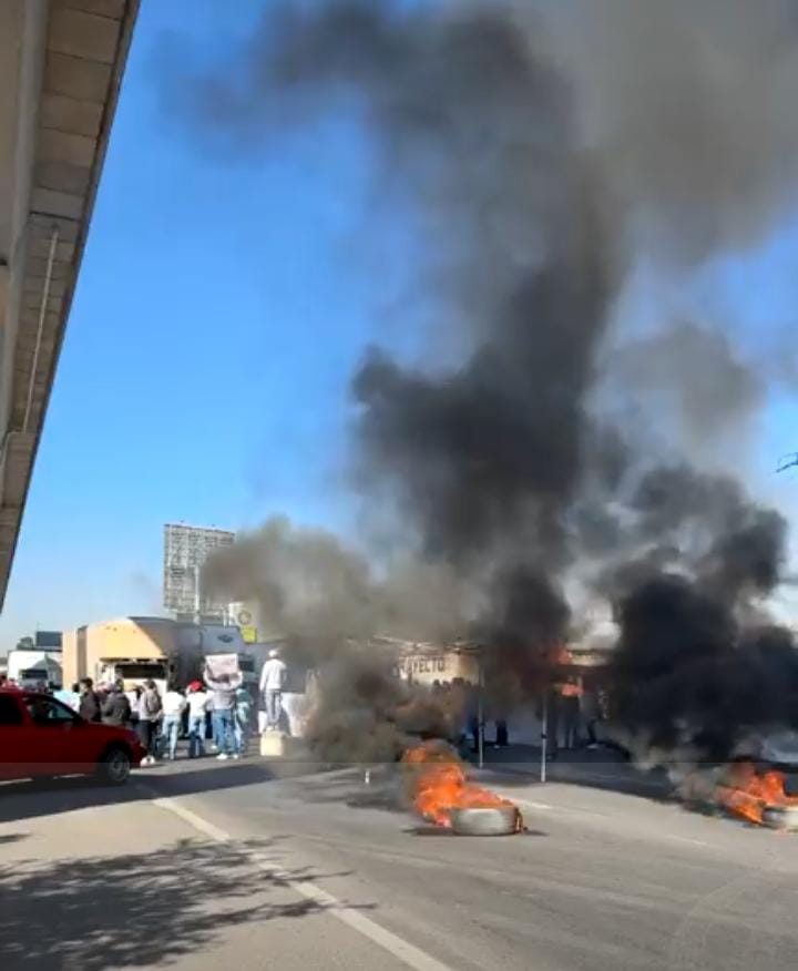 cierran-carretera-mexico-toluca-familiares-de-una-persona-desaparecida-ante-omision-de-autoridades-en-su-busqueda