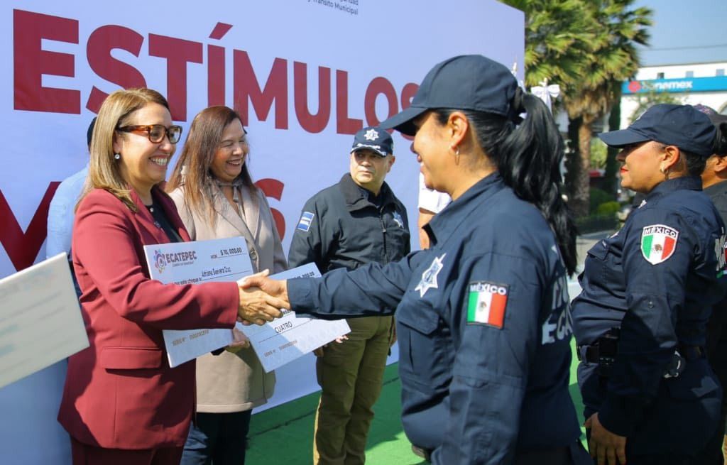 otorga-azucena-incentivos-economicos-a-policias-de-ecatepec-y-anuncia-que-tendran-mejores-condiciones-laborales-antes-de-acabar-2025