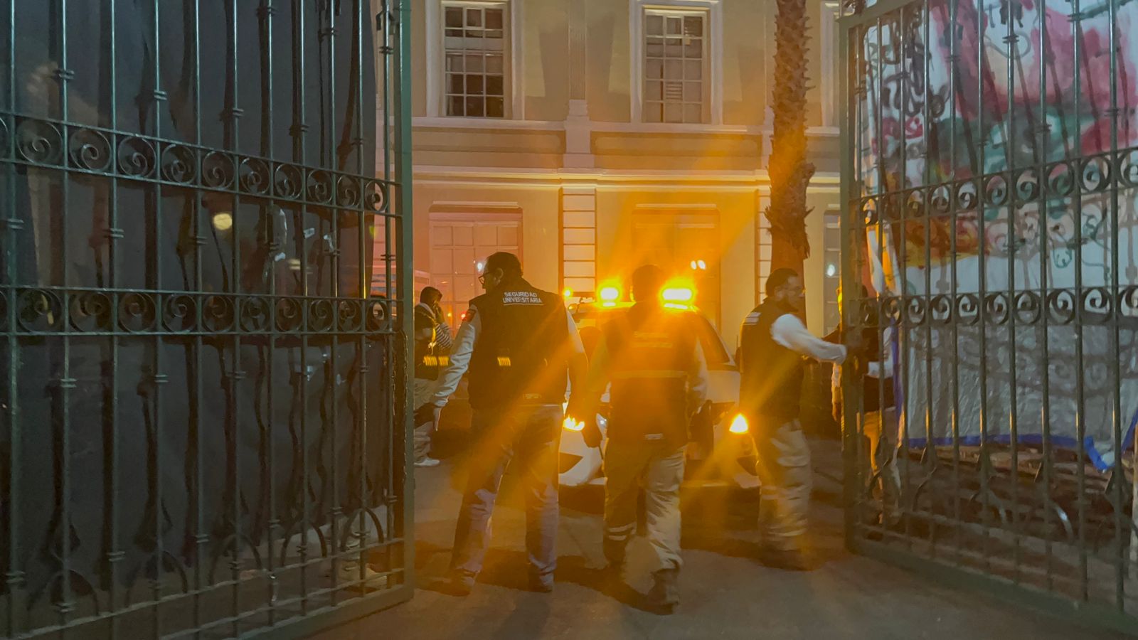 paristas-entregan-edificio-de-rectoria-de-uaem-tras-200-dias-de-secuestro