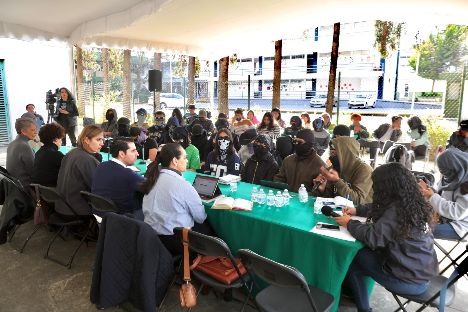 se-retractan-los-paristas-de-entregar-el-edificio-de-rectoria-y-rompen-dialogo-con-autoridades-de-la-uaem