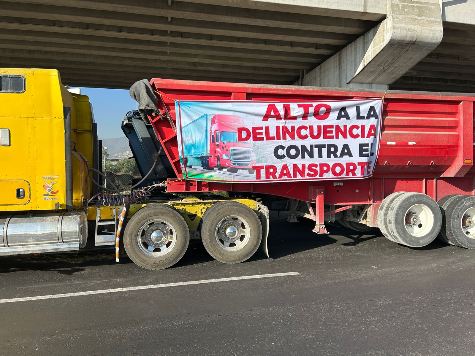 Transportistas niegan que bloqueos en accesos a la CDMX tengan fines partidistas