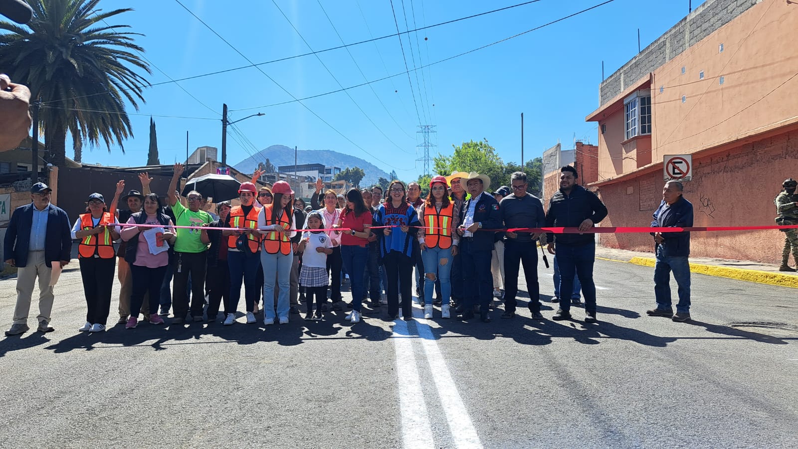 entrega-azucena-rehabilitada-al-100-la-av-insurgentes-de-ecatepec-con-inversion-municipal