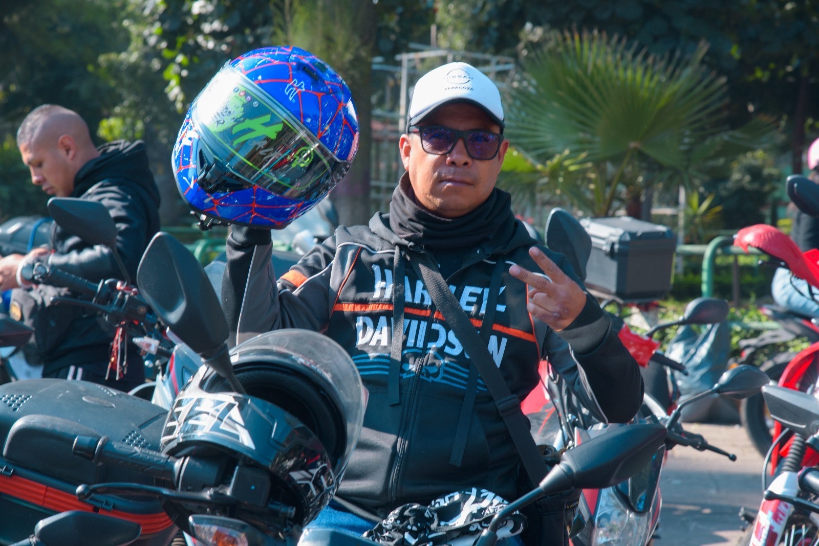 Entrega GEM  200 cascos  certificados a   motociclistas  mexiquenses