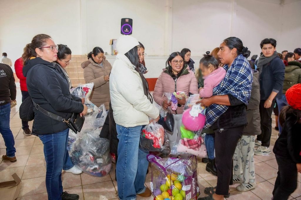 Distribuye  la UAEM  paquetes  de apoyo  contra el  frío extremo  a personas   vulnerables