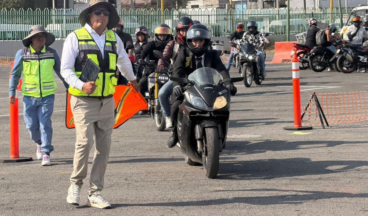 En operación  7º módulo de  certificación  en conducción   de motocicleta  del Edomex en  Chimalhuacán