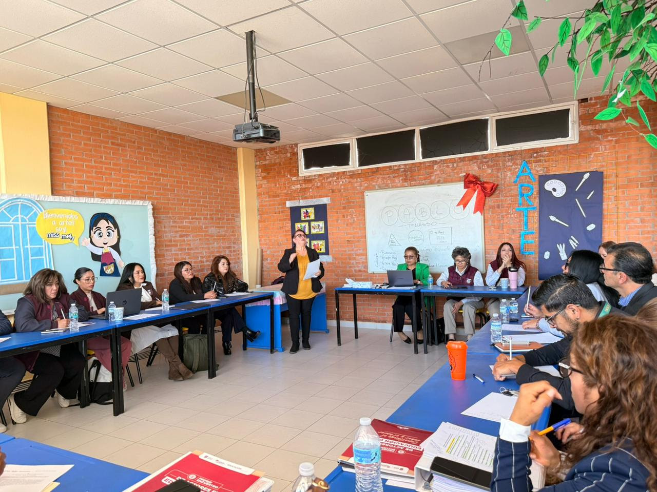 Gobierno de Delfina Gómez Álvarez abre espacios de diálogo para acercar a estudiantes con el sector empresarial