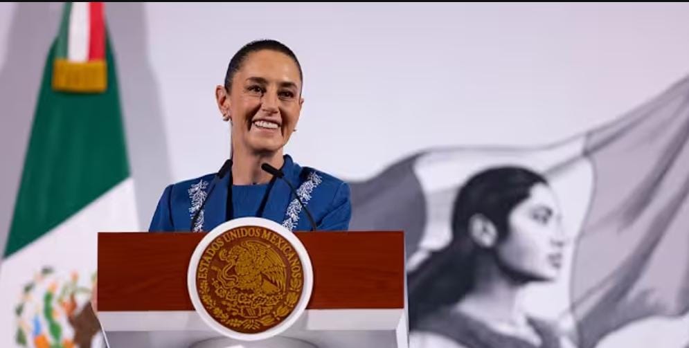 Suspendidos   trabajadores  de migración  exhibidos por  corruptos en  redes sociales:  Sheinbaum