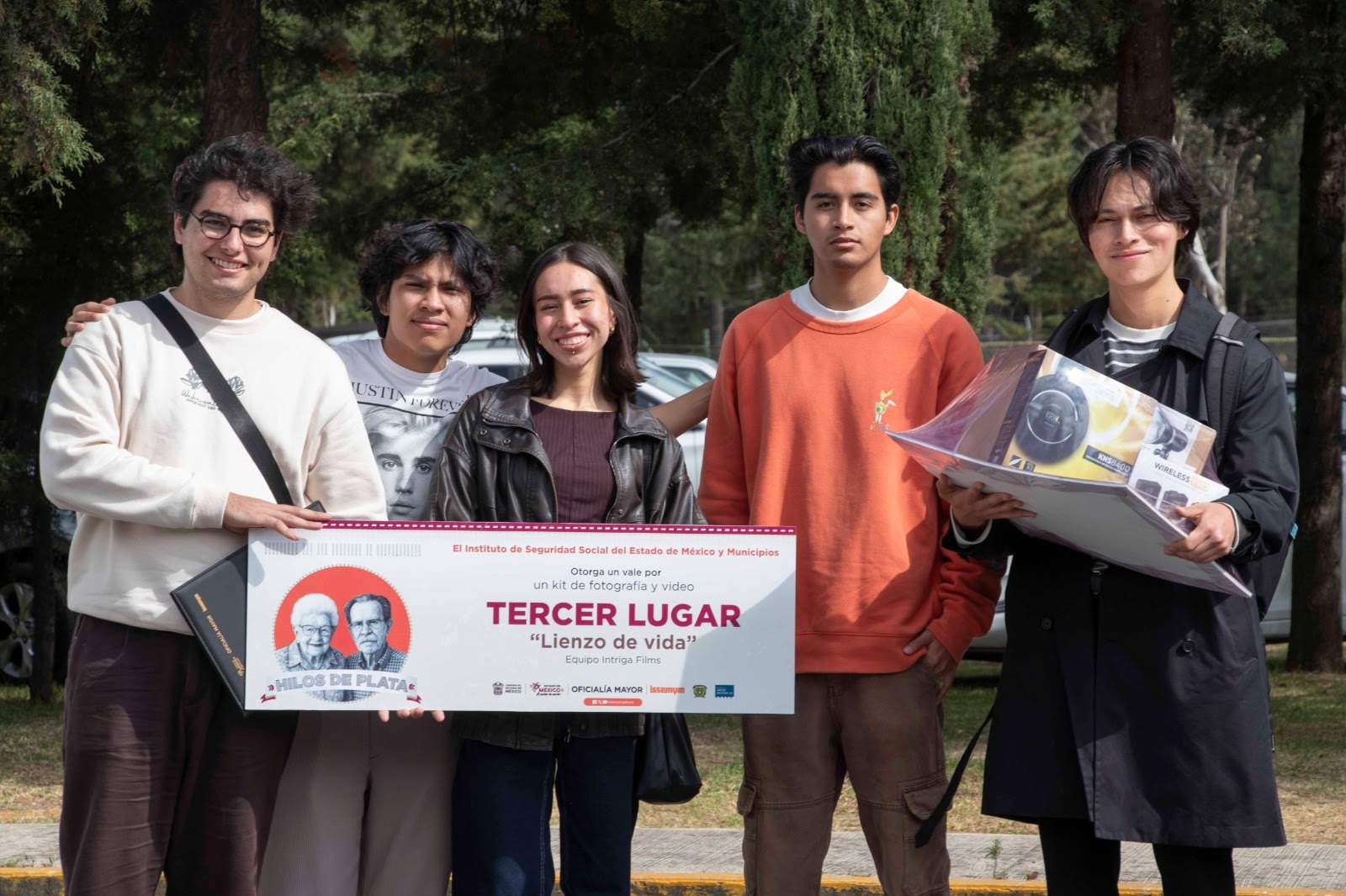 ISSEMyM premia a ganadores del concurso fílmico ‘Hilos de Plata’