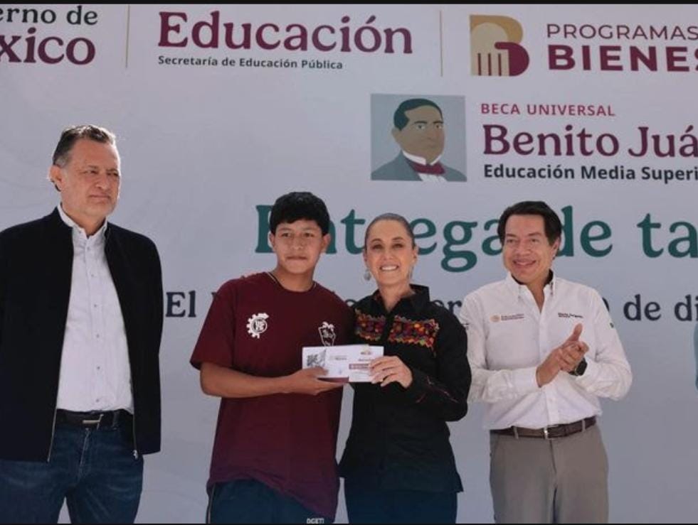 PRESIDENTA CLAUDIA SHEINBAUM ENTREGA TARJETAS DE LA BECA “BENITO JUÁREZ” Y SUPERVISA AVANCE DEL 90% EN CONSTRUCCIÓN DE BACHILLERATO EN QUERÉTARO