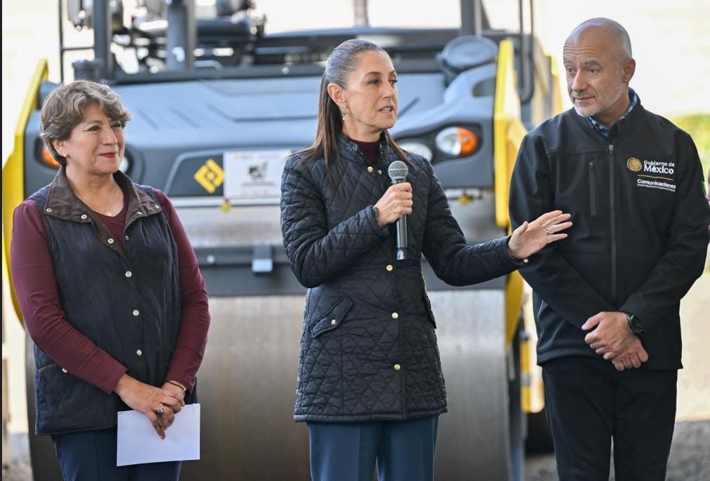 Sheinbaum  entrega más   trenes de  pavimentación  al Edomex