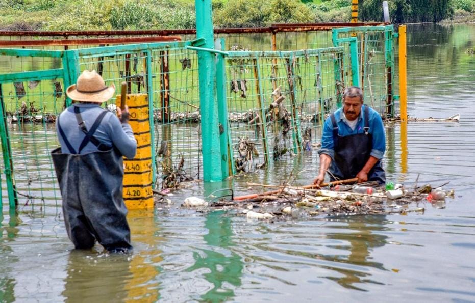 Desazolva Gobierno del EdoMéx 713 kilómetros de redes de drenaje en 2025
