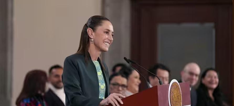 Se pronuncia  Sheinbaum  en defensa  de migrantes  en EU: no son criminales