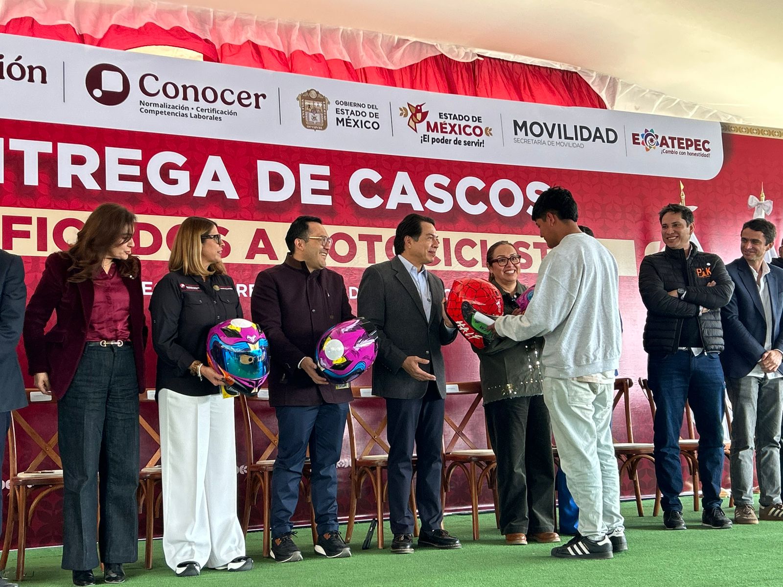 accidentes-de-moto-aumentaron-500-en-el-edomex-entregan-mil-cascos-en-ecatepec