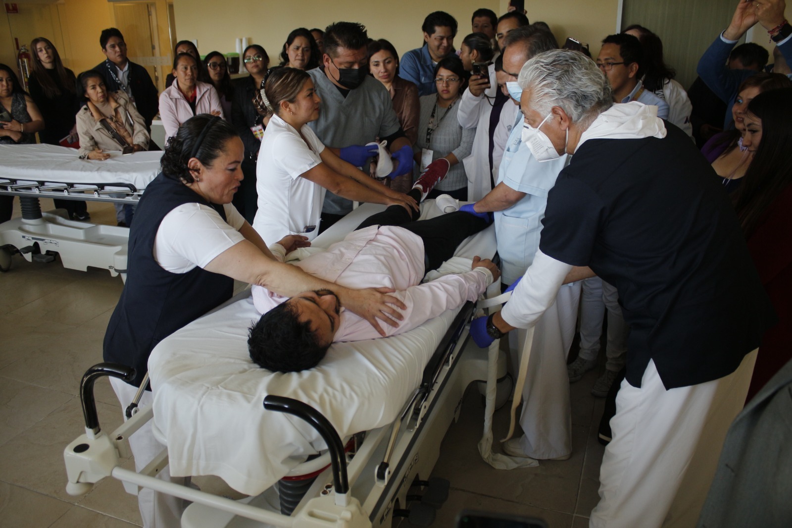 Capacitan a personal médico del Edomex en contención de pacientes con alteración emocional