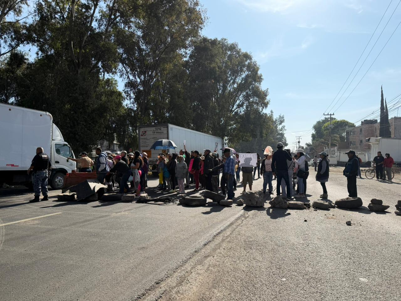 vecinos-de-tequisistlan-bloquean-la-lecheriatexcoco-por-falta-de-red-de-agua