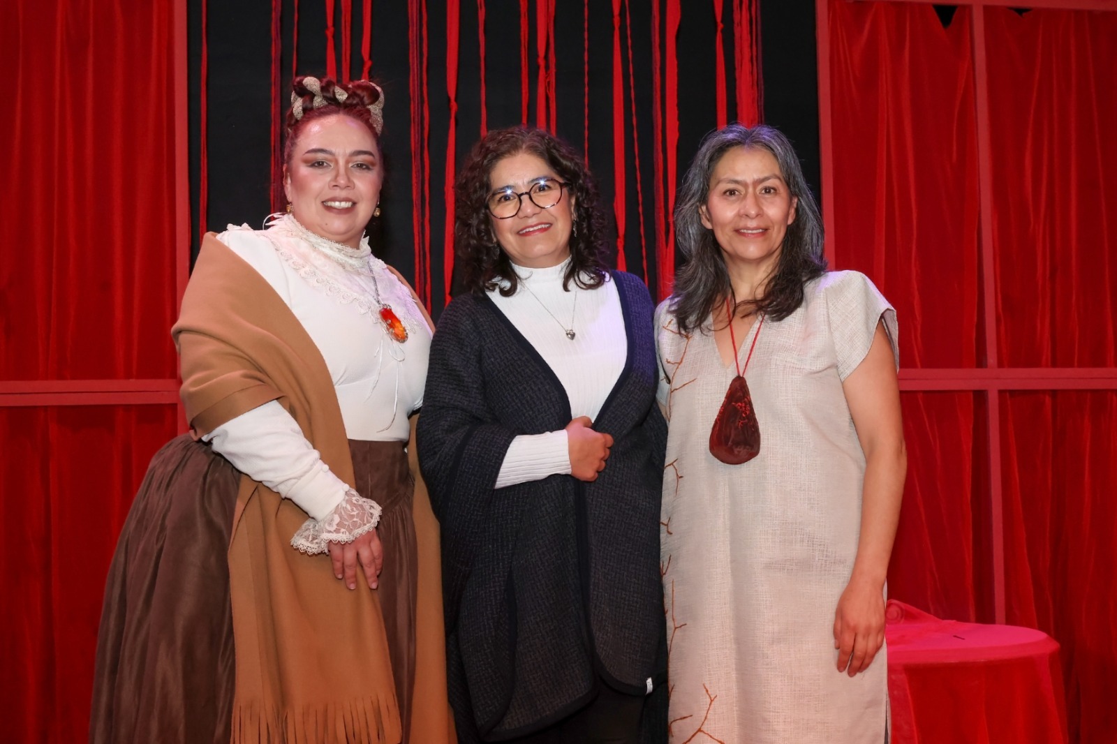 Con la obra  'El Árbol' de  Elena Garro,  reabren el  teatro 'Esvón  Gamaliel'  del Edificio  de Rectoría