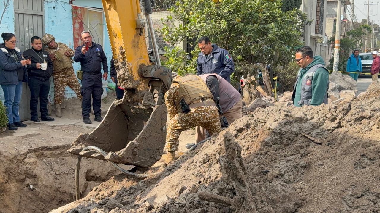 autoridades-de-los-tres-ambitos-de-gobierno-realizan-sellado-de-toma-de-combustible-clandestina