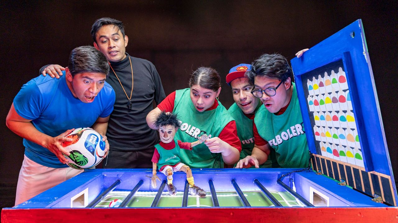 Futboleros: teatro, amistad y empatía toman la cancha universitaria