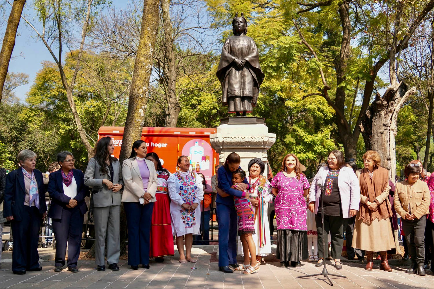 sheinbaum-devela-seis-monumentos-a-mujeres-indigenas-destacadas-en-la-historia