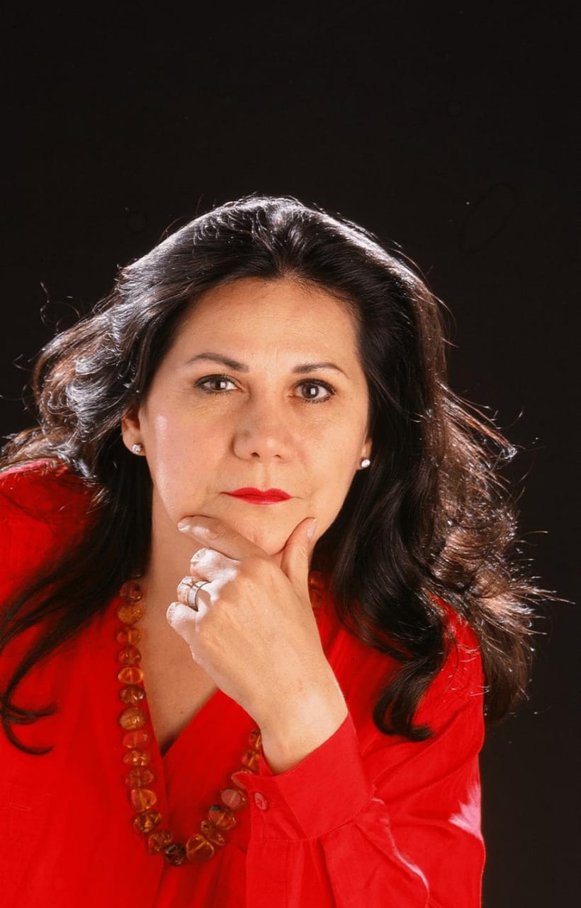 con-singular-alegria-la-mujer-y-sus-paradigmas