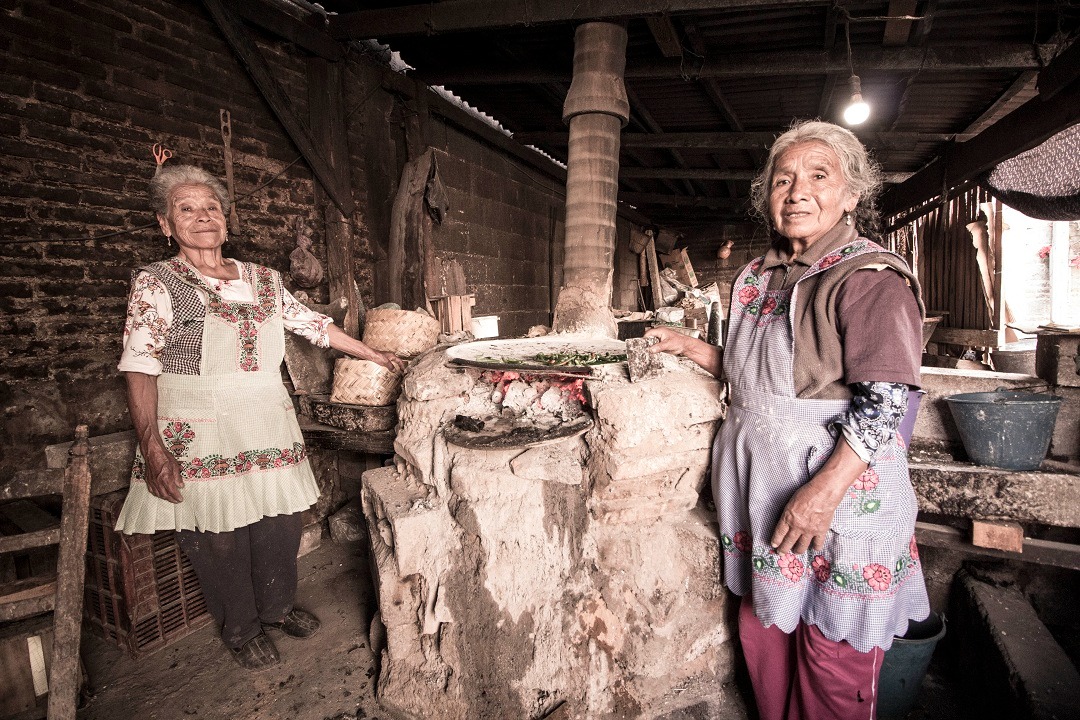 ellas-curan-el-corto-que-indaga-en-el-conocimiento-ancestral-de-la-medicina-aun-vigente