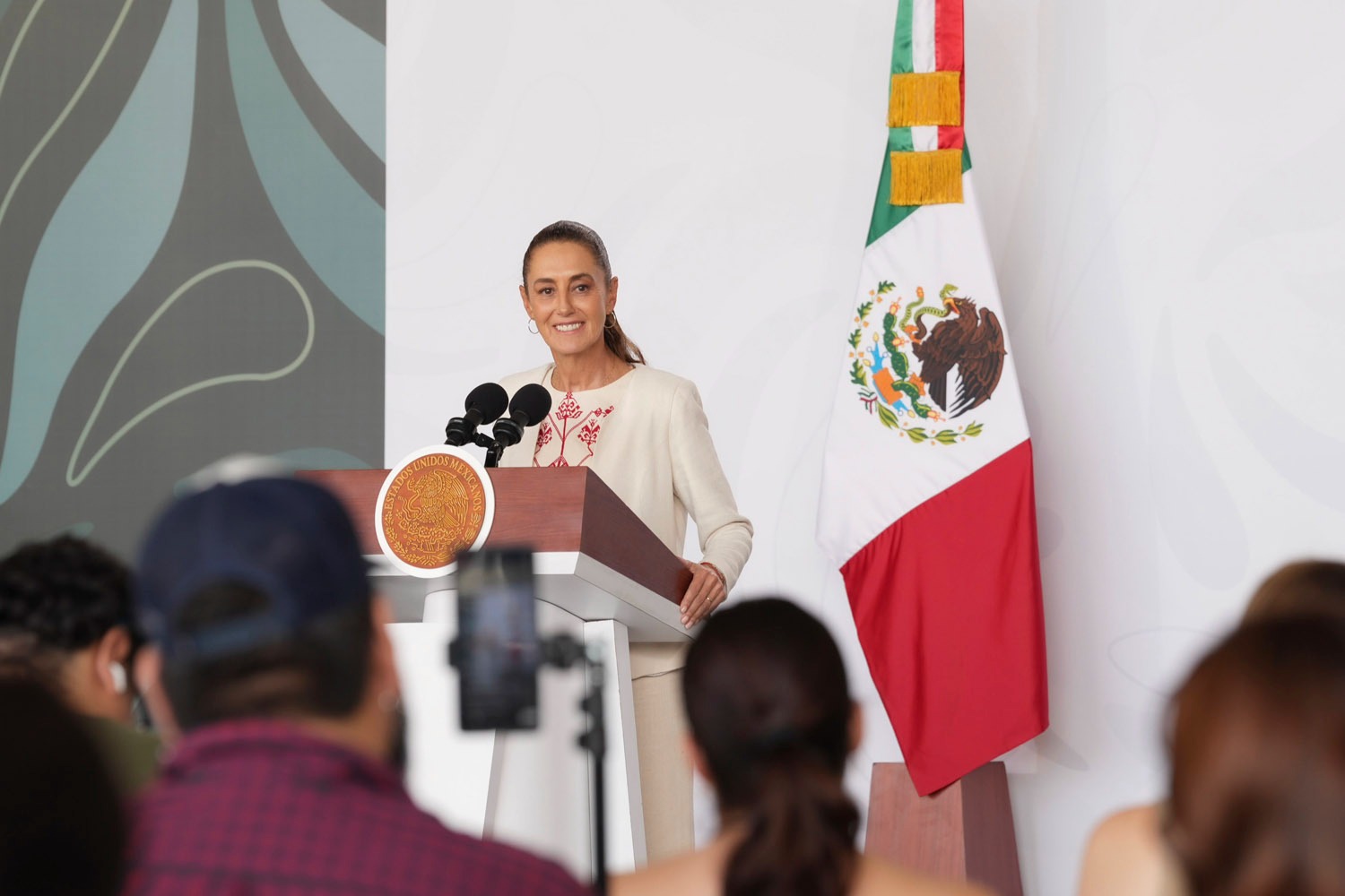 Sheinbaum exhorta a que SCJN explique la compra de camionetas blindadas