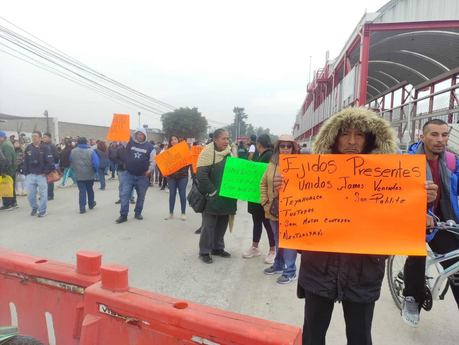 Vecinos exigen que autoridades cumplan acuerdos por la construcción del Tren Suburbano