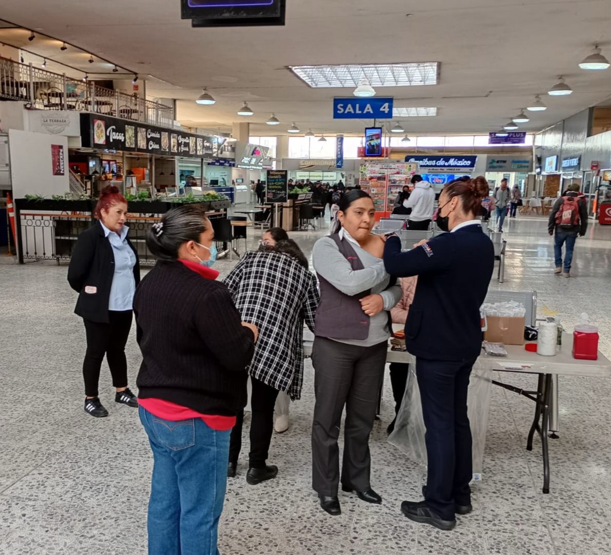 instalan-modulo-de-vacunacion-en-la-terminal-de-autobuses-de-toluca-para-publico-general