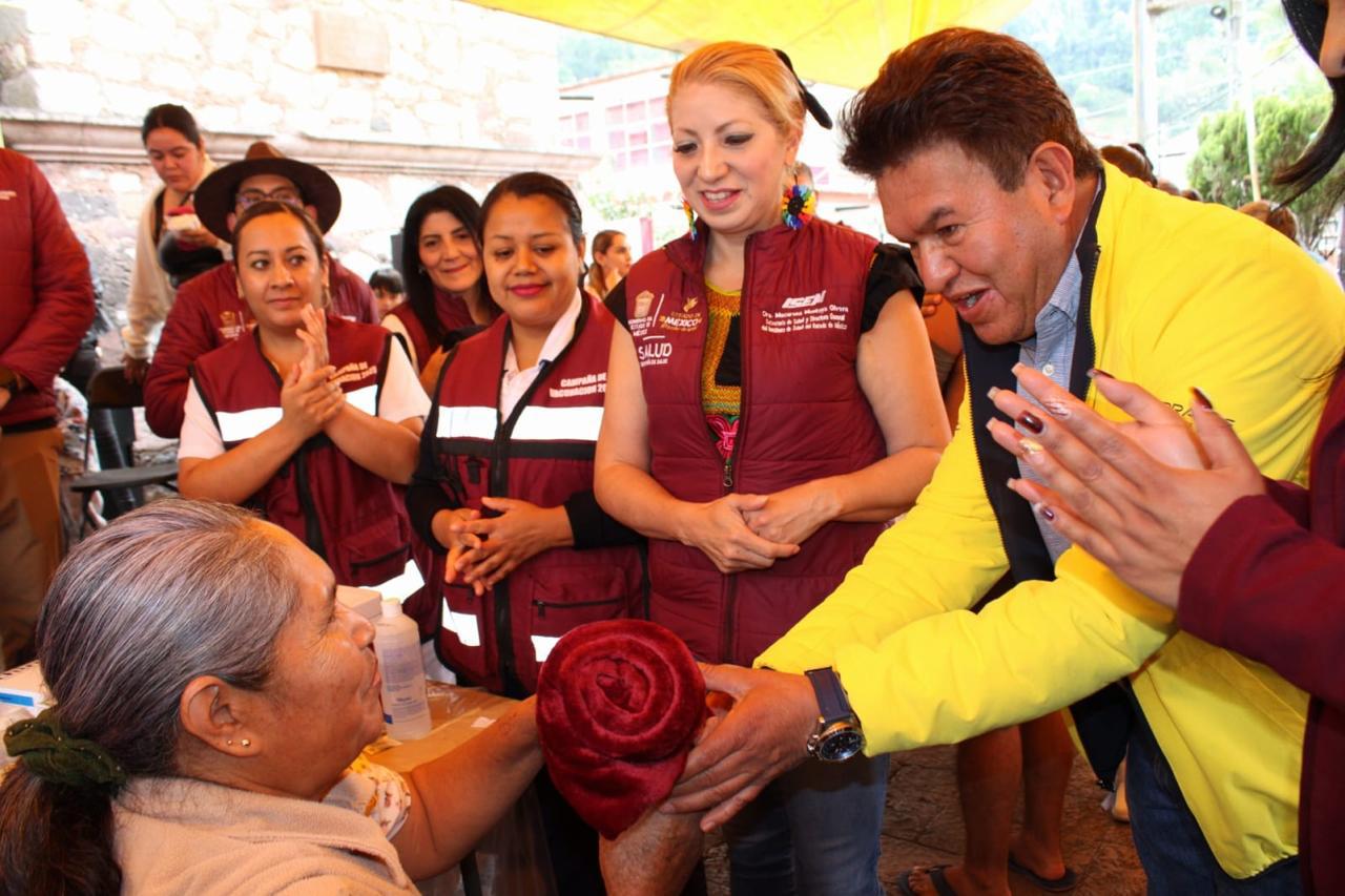 continua-la-de-vacunacion-en-templos-del-edomex