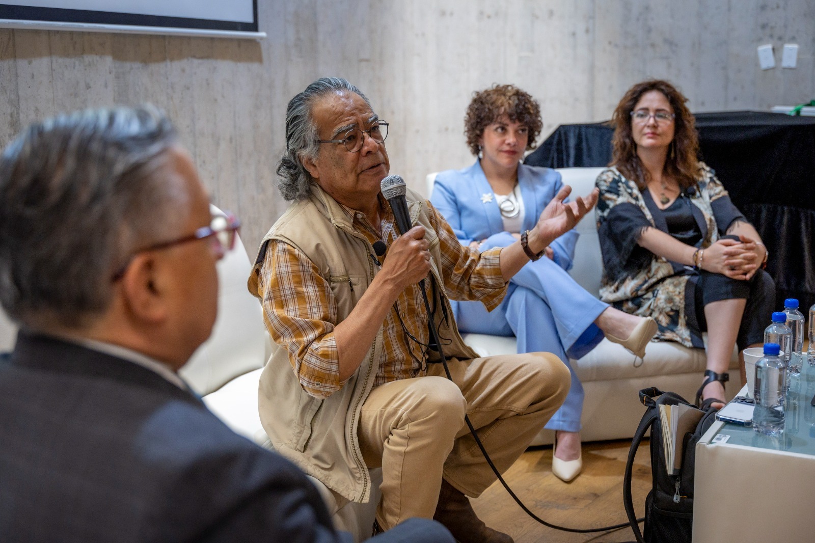 El periodismo no es sólo un negocio, es responsabilidad social, dice Pedro Valtierra en la UAEM