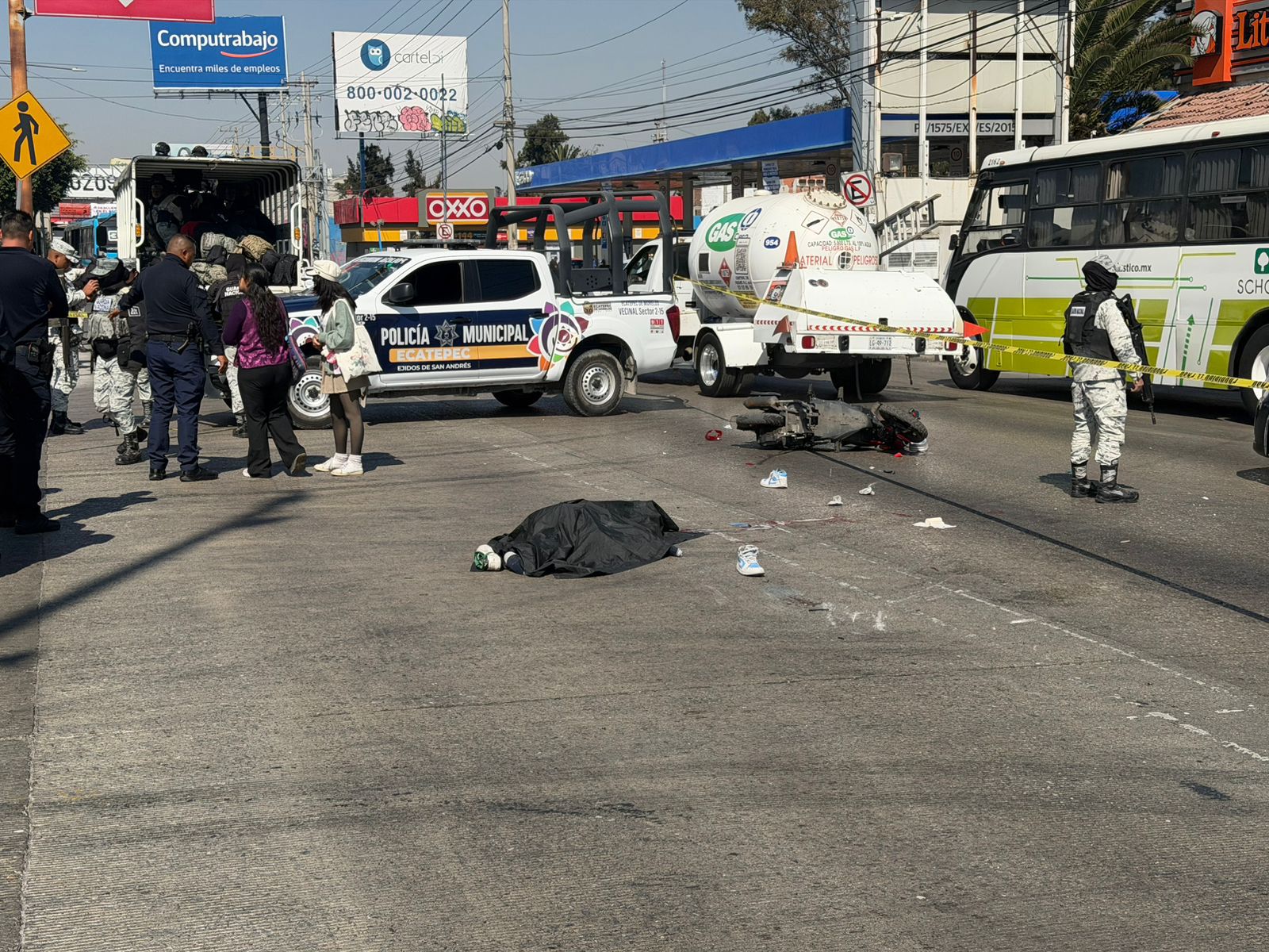 muere-motociclista-tras-ser-arrollado-por-un-camion-de-la-guardia-nacional