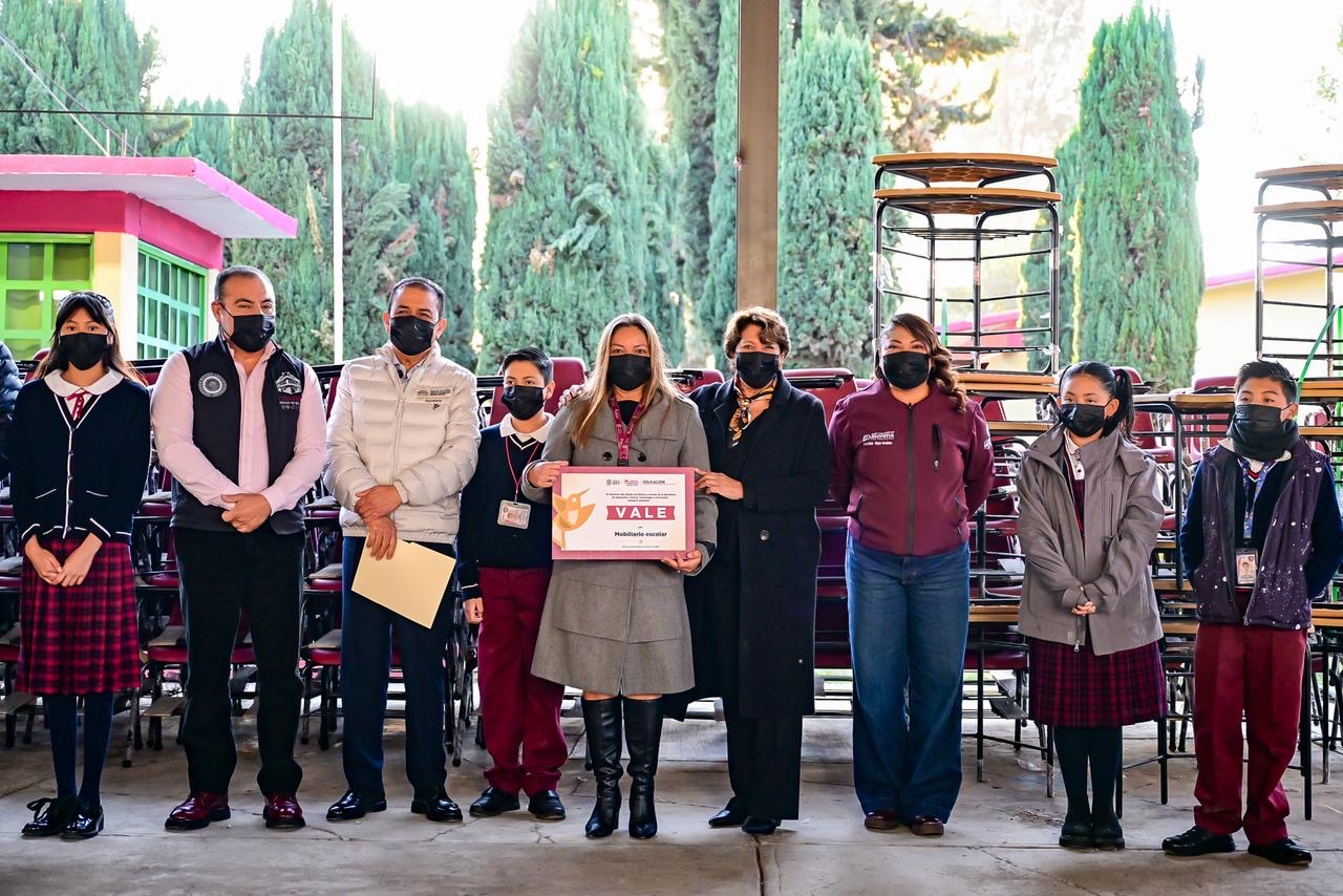 Gobernadora  equipa a más  de 100 escuelas  y reitera llamado  a prevenir   contagios  de sarampión