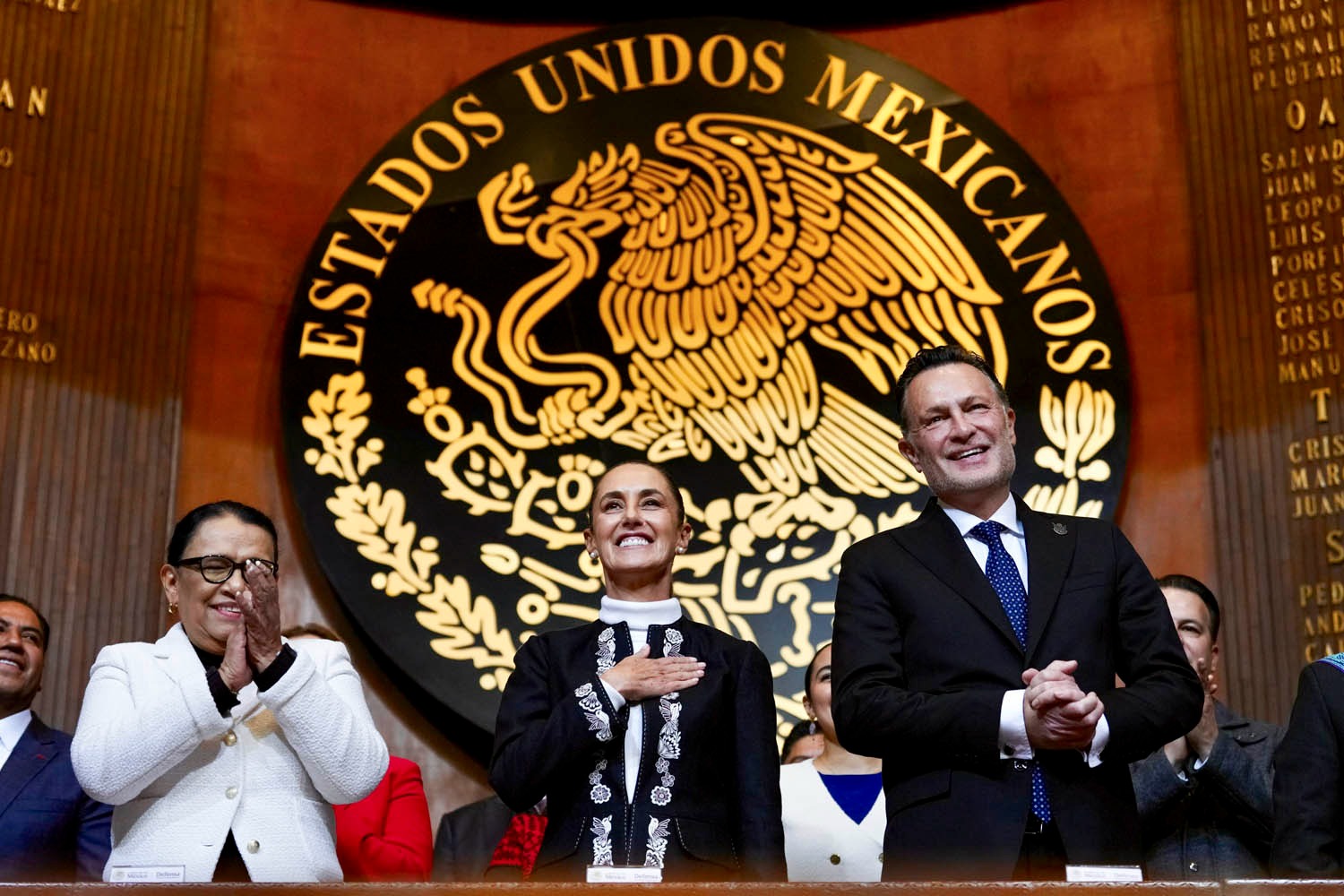 México recupera la constitución del pueblo y no se arrodilla ante nadie: Sheinbaum