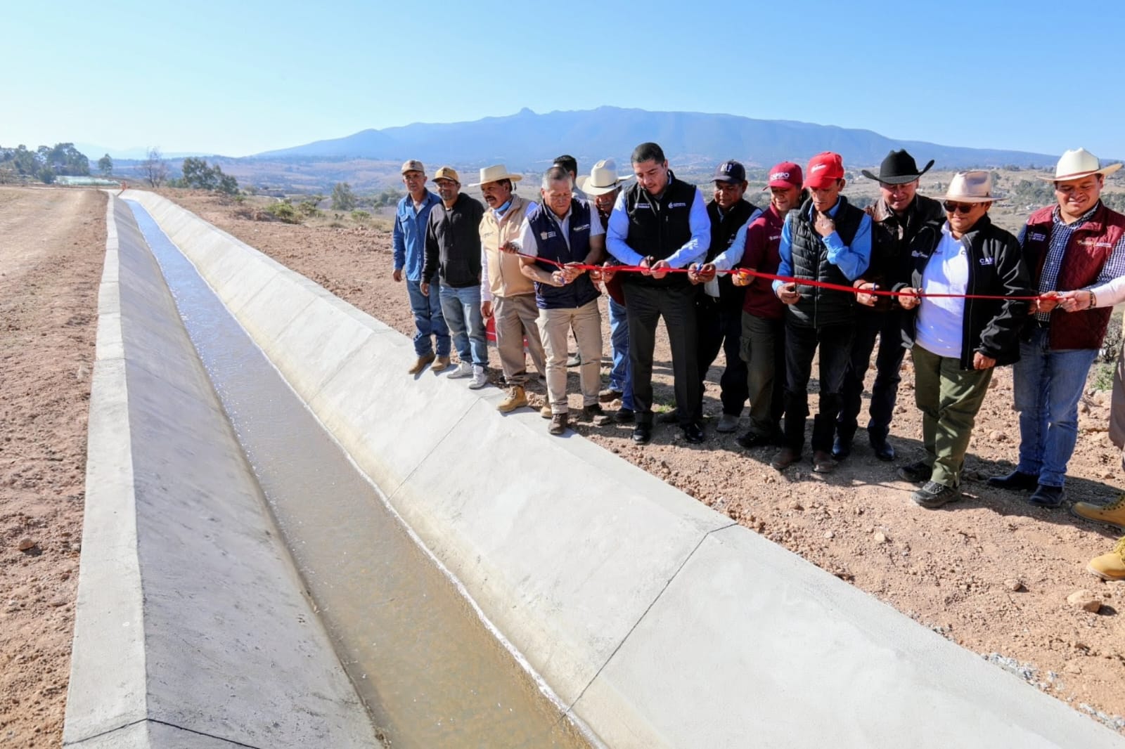 rehabilitan-canales-de-riego-en-beneficio-de-6-mil-agricultores-de-aculco