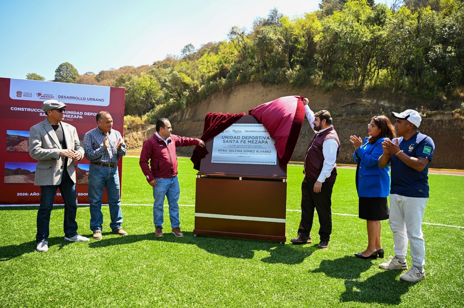 estrenan-la-unidad-deportiva-santa-fe-mezapa-en-xalatlaco