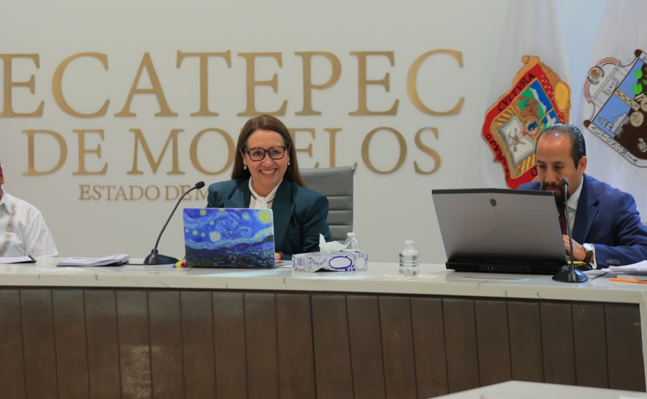 mas-obras-y-acciones-y-menos-burocracia-azucena-cisneros