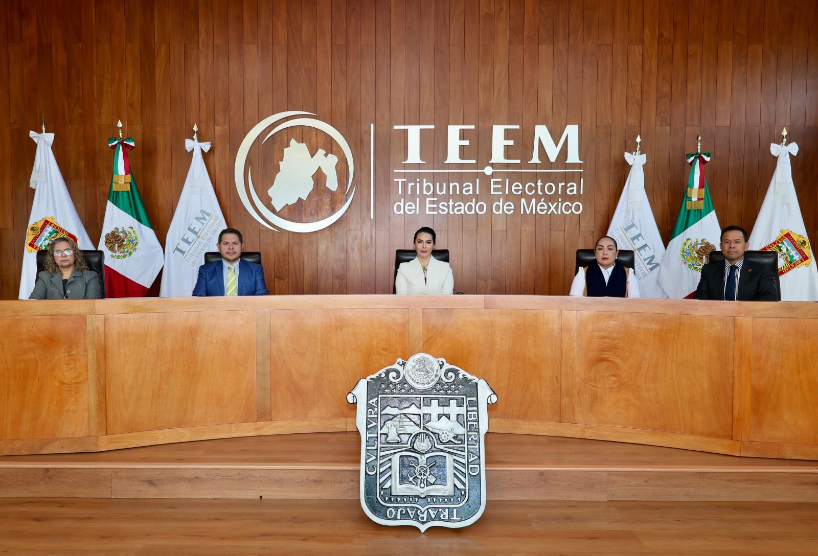 Se bajan el sueldo magistrados del TEEM