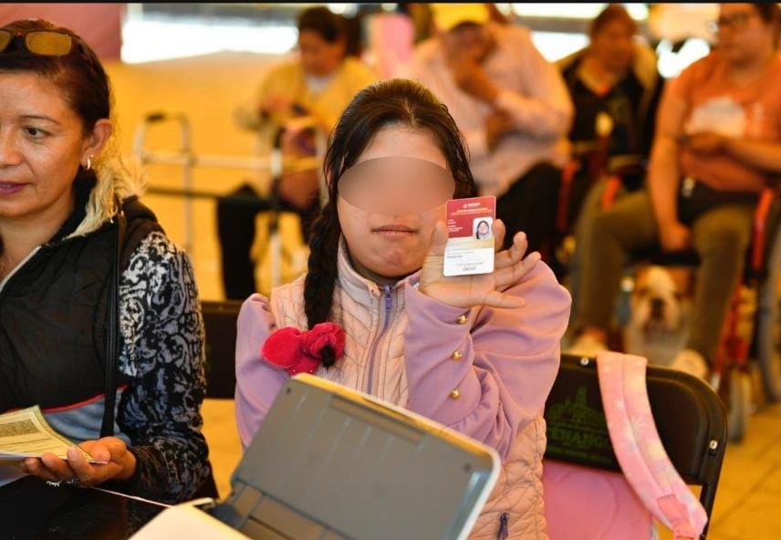 emite-gobierno-del-edomex-credencial-para-personas-con-discapacidad-que-facilitan-acceso-a-tramites-servicios-y-beneficios-opera-48-modulos