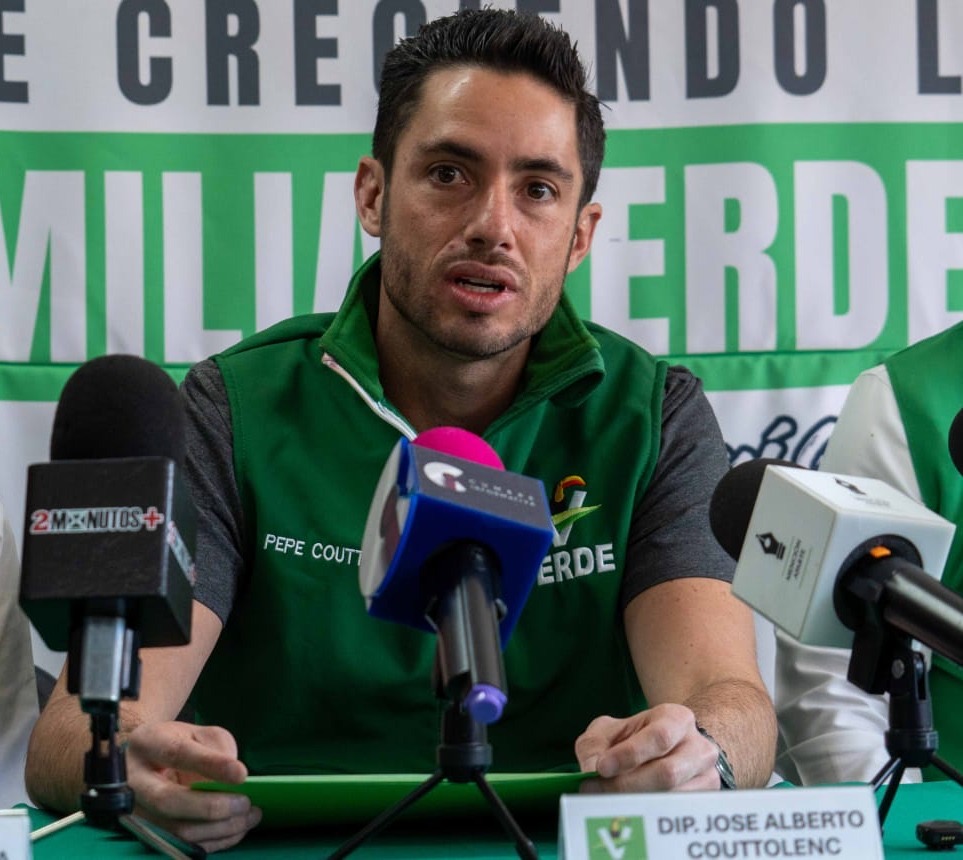 Couttolenc  respalda el  Plan 'B' de  Sheinbaum   contra los  privilegios  políticos