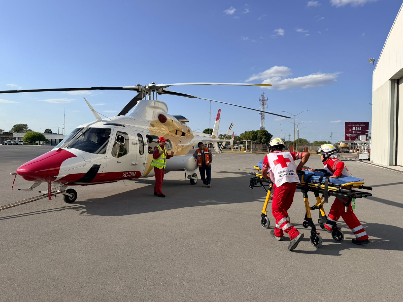 Personal de  'Relámpagos'  capacita a  rescatistas  de Tamaulipas  y Guanajuato