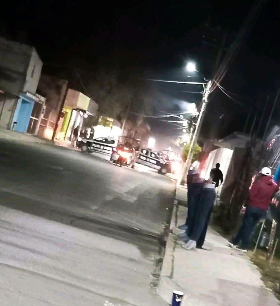 Con quema  de llantas  en casa de   la alcaldesa,  vecinos exigen  seguridad  en Nextlalpan