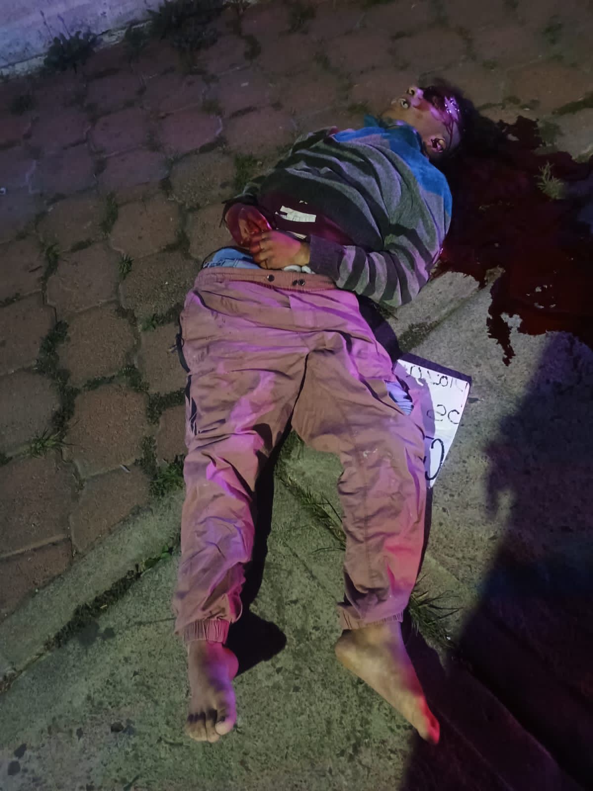 hallan-a-hombre-sin-vida-y-con-un-mensaje-intimidatorio-en-jaltenco